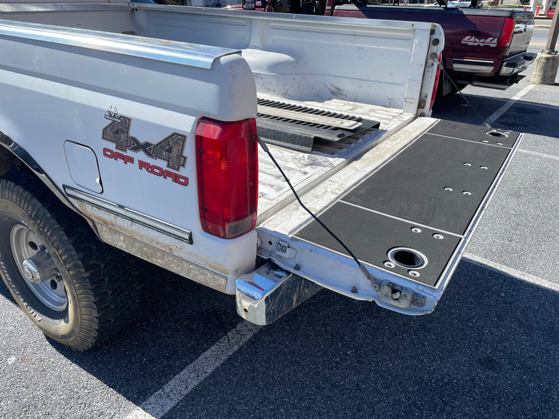 Load image into Gallery viewer, F250 F350 Tailgate Cover (1987-1996)
