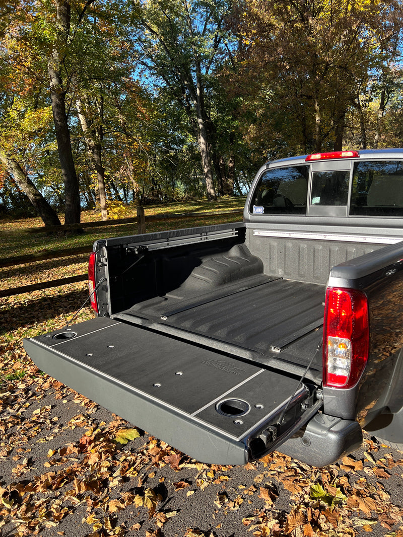 Load image into Gallery viewer, BillieBars - Frontier Tailgate Cover (1997-2021)
