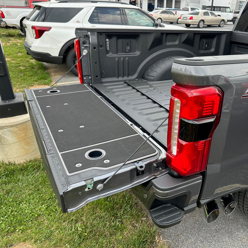 Load image into Gallery viewer, F250 F350 Superduty Tailgate Cover (2023+)
