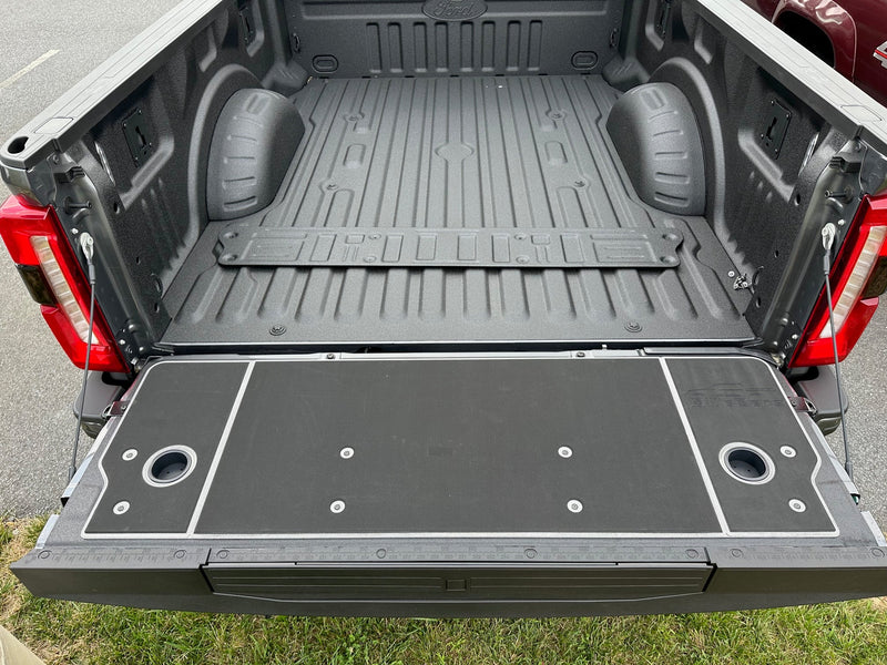 Load image into Gallery viewer, BillieBars - F250 F350 Superduty Tailgate Cover (2023+)
