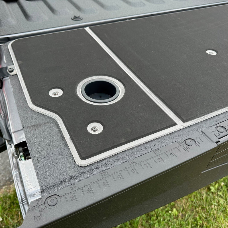 Load image into Gallery viewer, F250 F350 Superduty Tailgate Cover (2023+)
