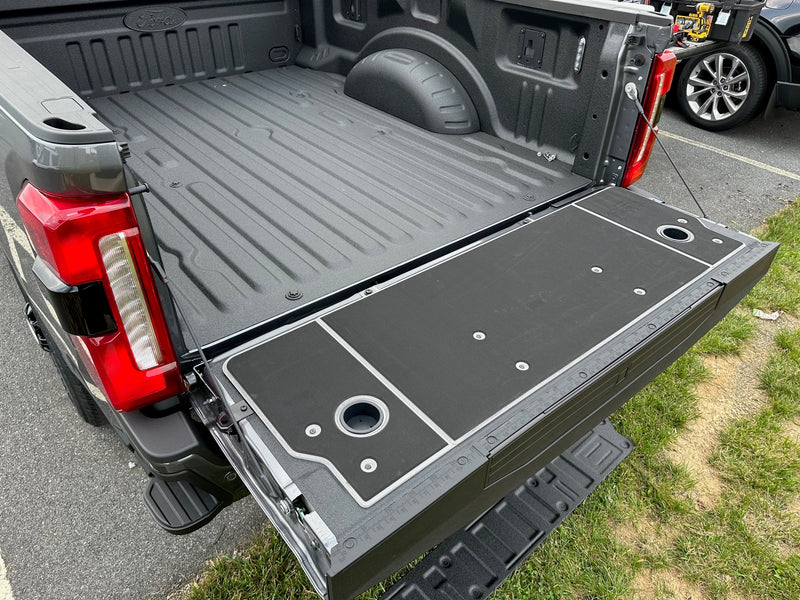 Load image into Gallery viewer, F250 F350 Superduty Tailgate Cover (2023+)
