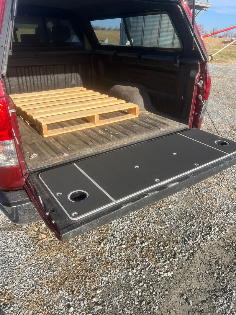 Load image into Gallery viewer, Tundra Tailgate Cover (2007-2021)
