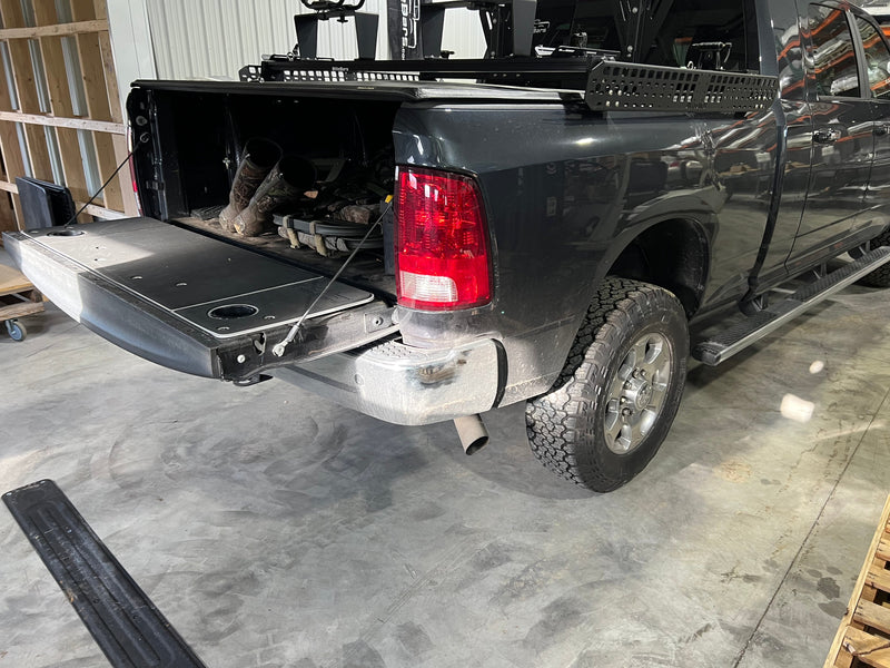 Load image into Gallery viewer, RAM Tailgate Covers (98-Current)
