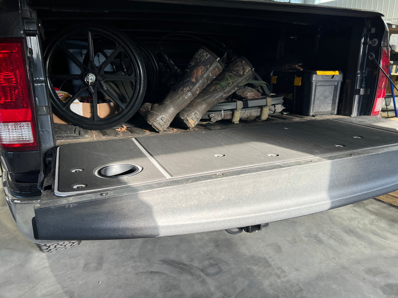 Load image into Gallery viewer, RAM Tailgate Covers (98-Current)
