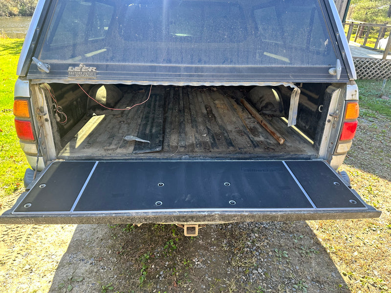 Load image into Gallery viewer, 1st Gen Tundra Tailgate Cover (2000-2006)
