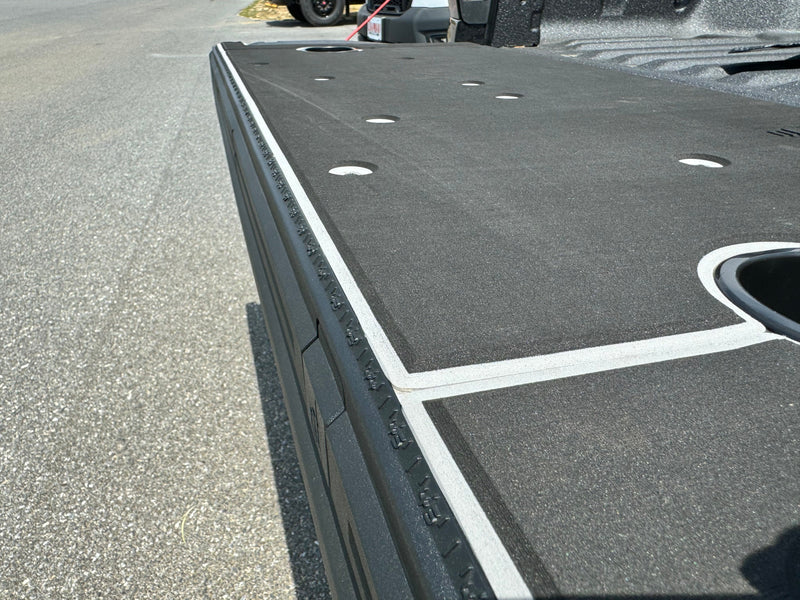 Load image into Gallery viewer, Ranger Tailgate Cover (2024+)
