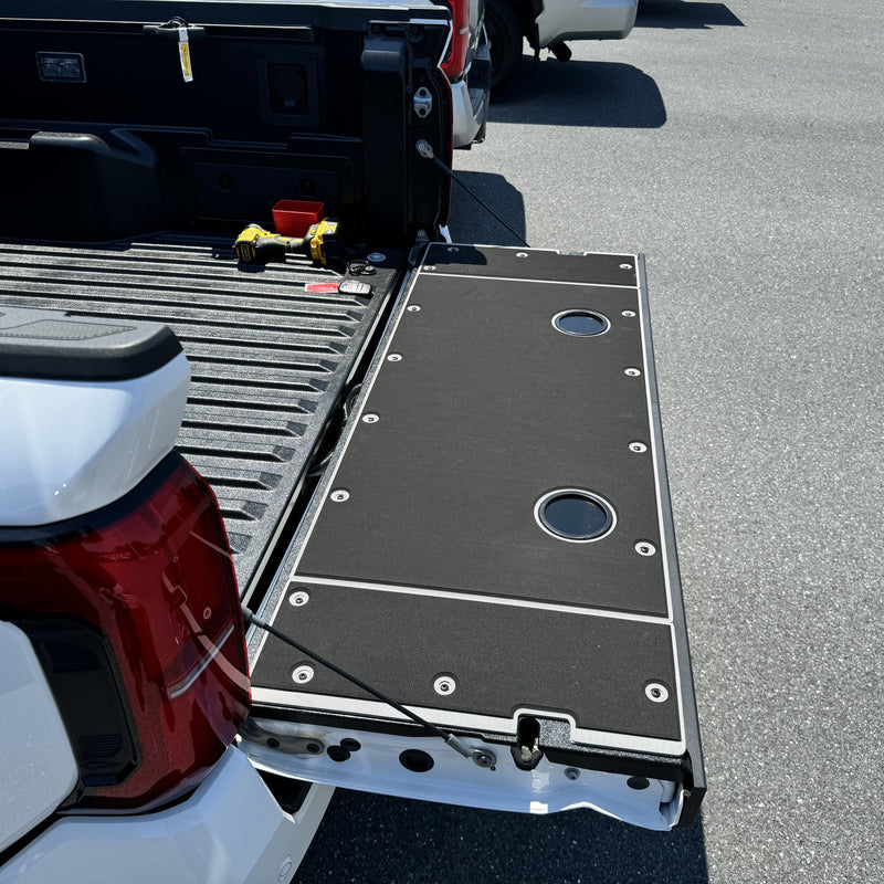 Load image into Gallery viewer, Tacoma Tailgate Cover (2024+)
