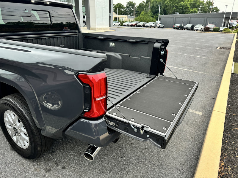 Load image into Gallery viewer, Tacoma Tailgate Cover (2024+)
