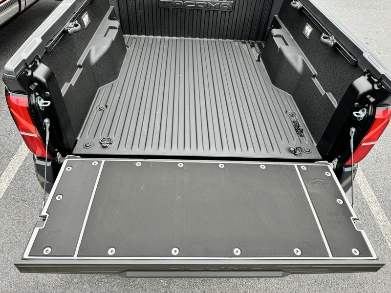 Load image into Gallery viewer, Tacoma Tailgate Cover (2024+)
