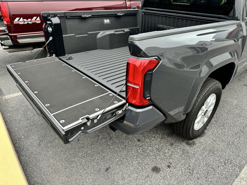 Load image into Gallery viewer, Tacoma Tailgate Cover (2024+)
