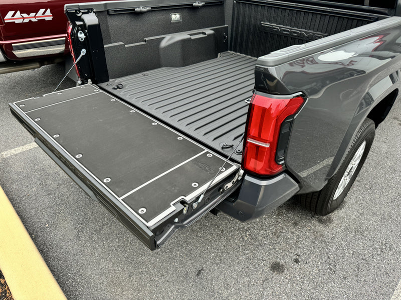 Load image into Gallery viewer, Tacoma Tailgate Cover (2024+)
