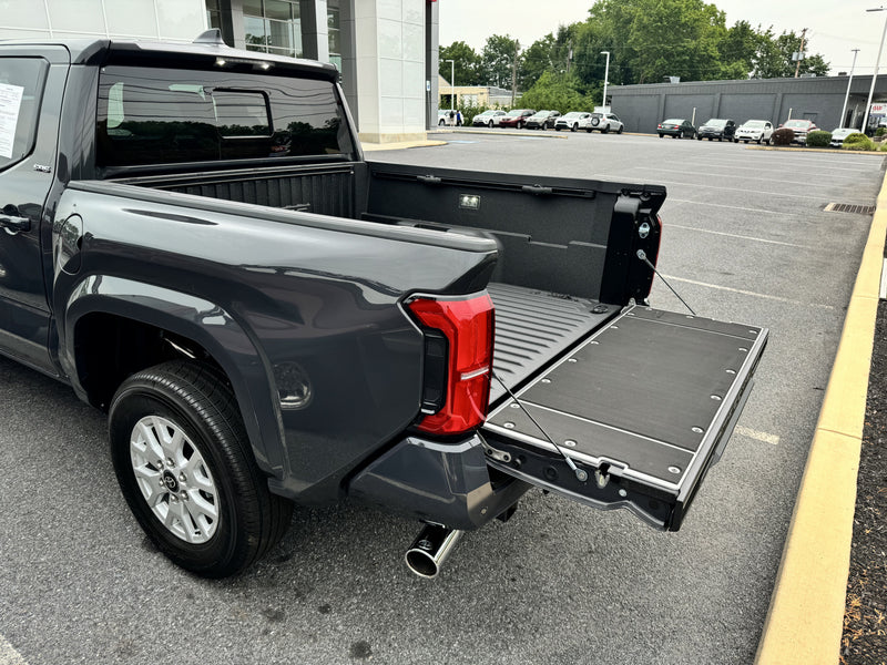 Load image into Gallery viewer, Tacoma Tailgate Cover (2024+)
