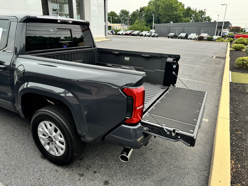 Load image into Gallery viewer, Tacoma Tailgate Cover (2024+)

