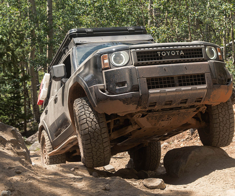 Load image into Gallery viewer, CBI Off Road GX550 Overland Kickout Rock Sliders

