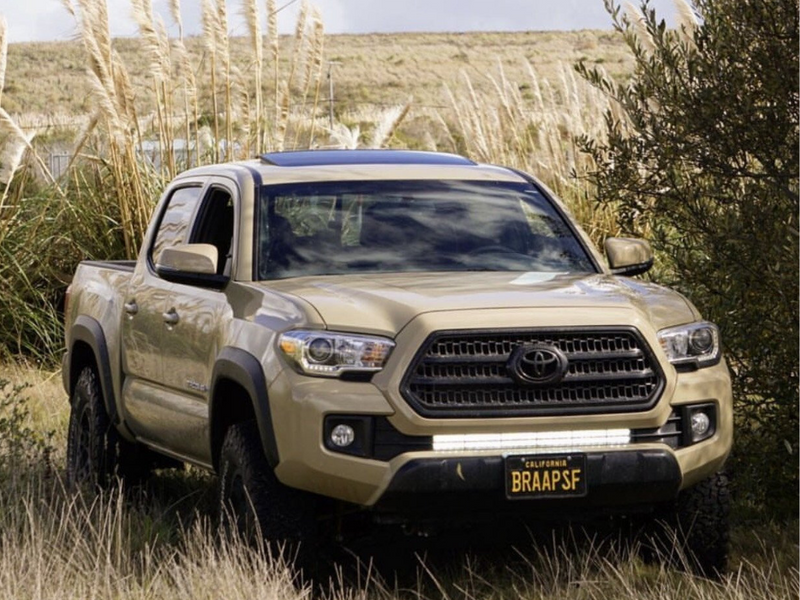 Load image into Gallery viewer, 32" Lower Bumper Hidden LED Light Bar Kit Fits 2016-2023 Toyota Tacoma
