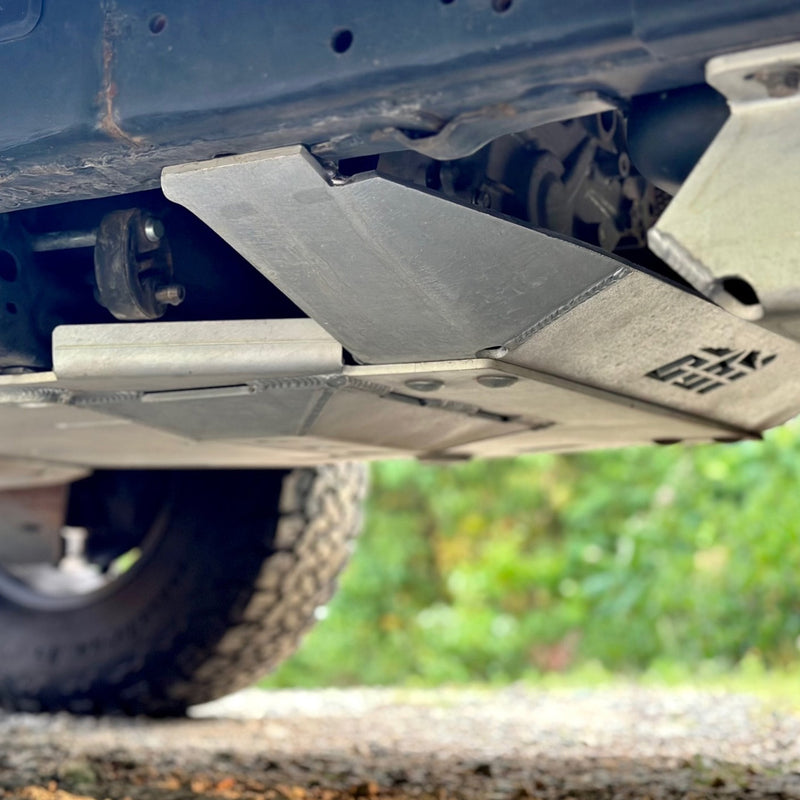 Load image into Gallery viewer, CBI Off Road Toyota 4Runner Rear Skid Plate | 2003-2009
