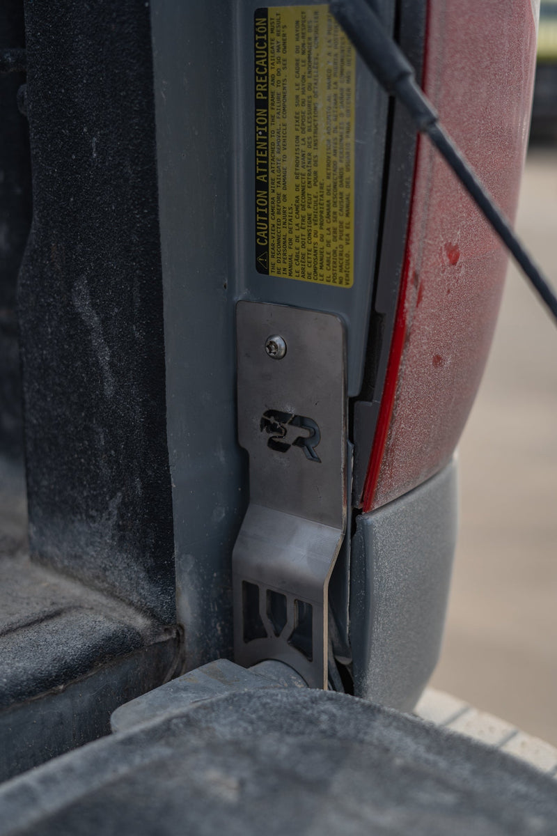 Load image into Gallery viewer, Tailgate Theft Protector for 2014-2021 Toyota Tundra
