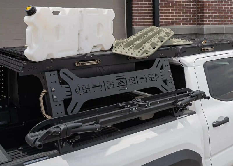 Load image into Gallery viewer, Universal Dogbone Aluminum Traction Board Mount
