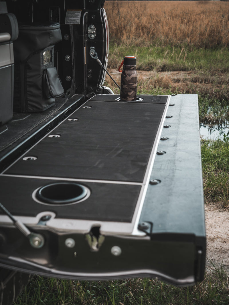 Load image into Gallery viewer, Tacoma Tailgate Cover (2005-2023)
