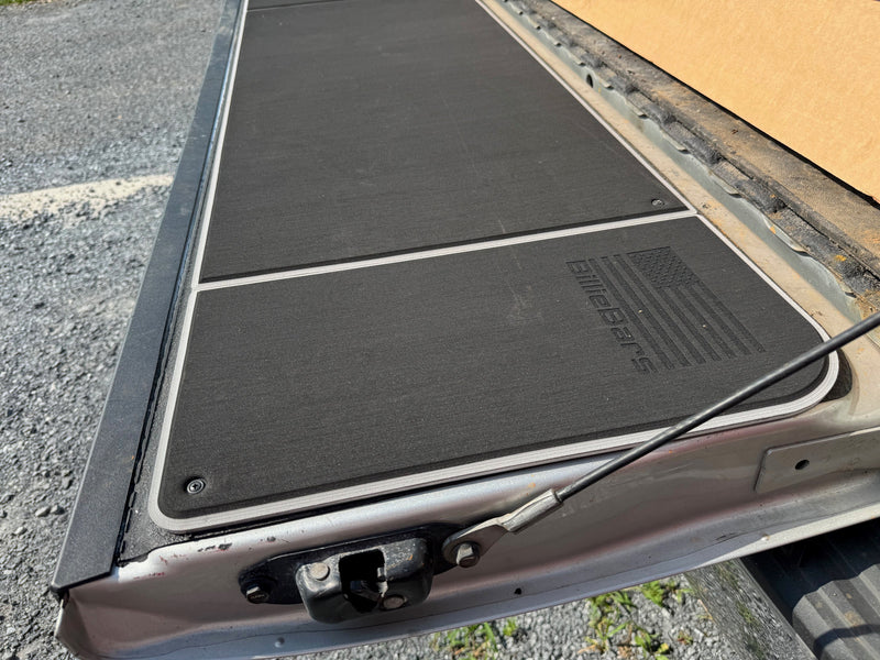 Load image into Gallery viewer, BillieBars -Silverado/Sierra 1500, 2500, 3500 Tailgate Cover (2007-2013)
