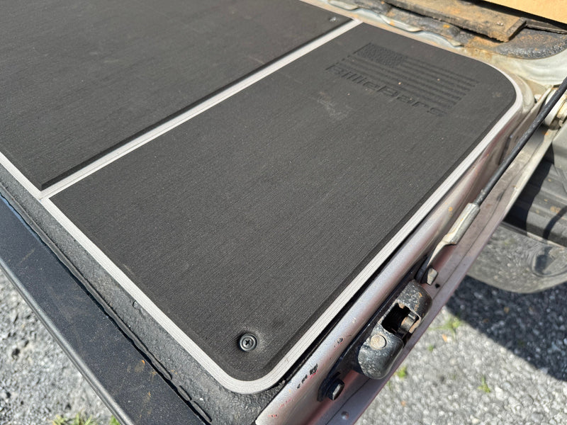 Load image into Gallery viewer, BillieBars -Silverado/Sierra 1500, 2500, 3500 Tailgate Cover (2007-2013)
