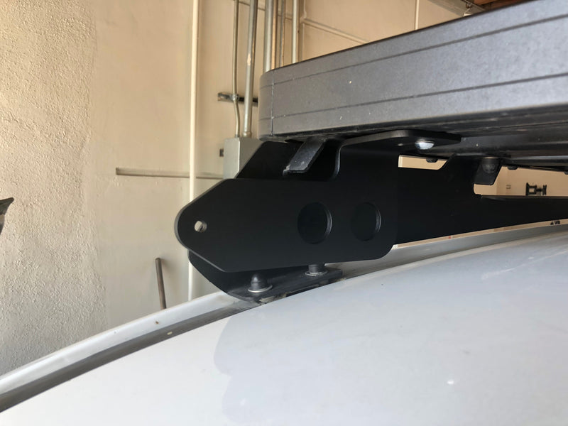 Load image into Gallery viewer, Front Runner Slimline Roof Rack LED Bar Brackets Kit
