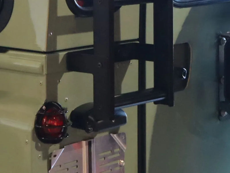 Load image into Gallery viewer, Front Runner Land Rover Defender 90/110 (1983-2016) Ladder

