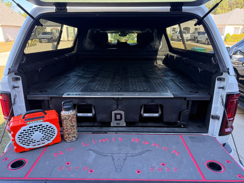 Load image into Gallery viewer, Custom Tailgate Cover

