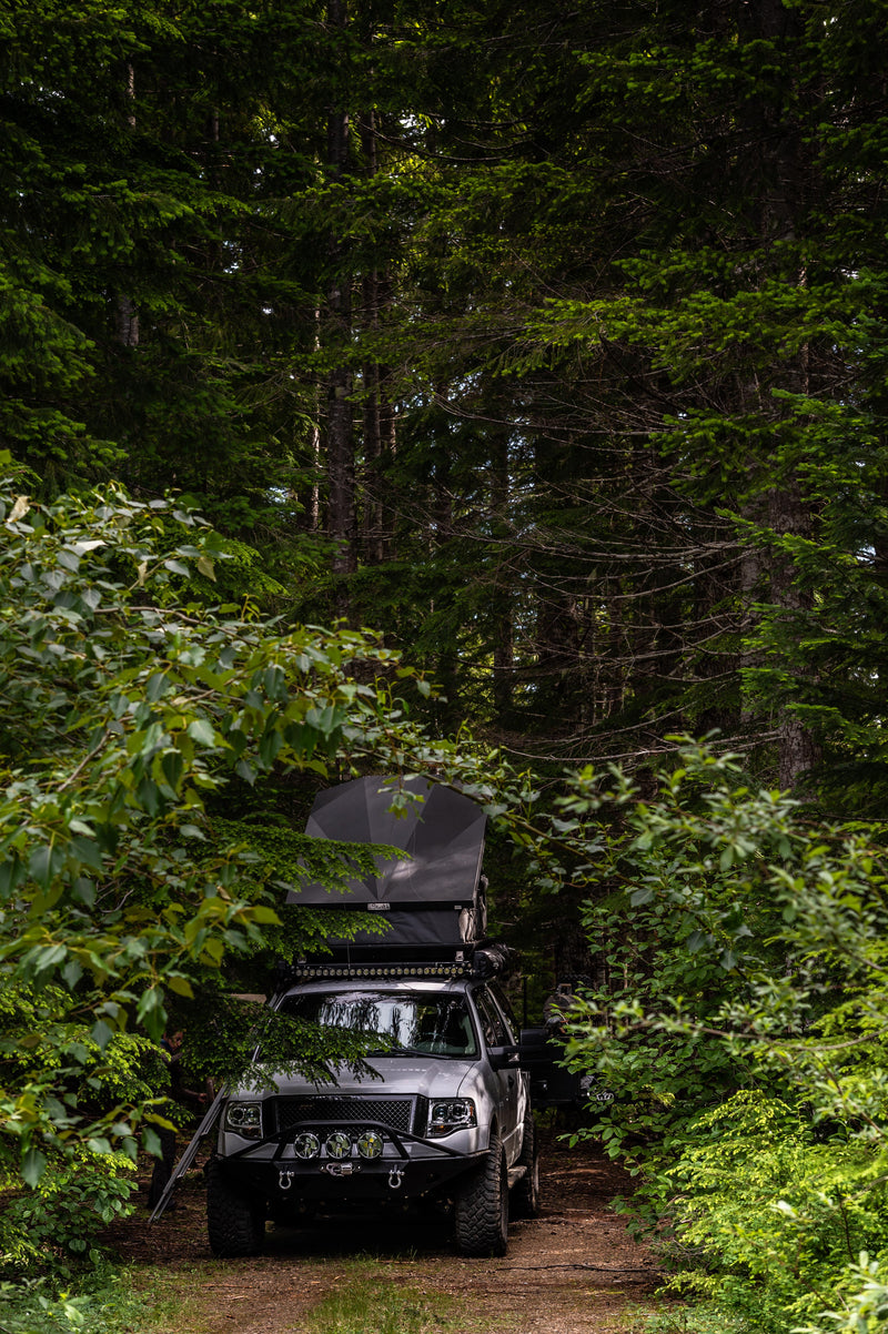 Load image into Gallery viewer, Stealth Hard Shell Roof Top Tent
