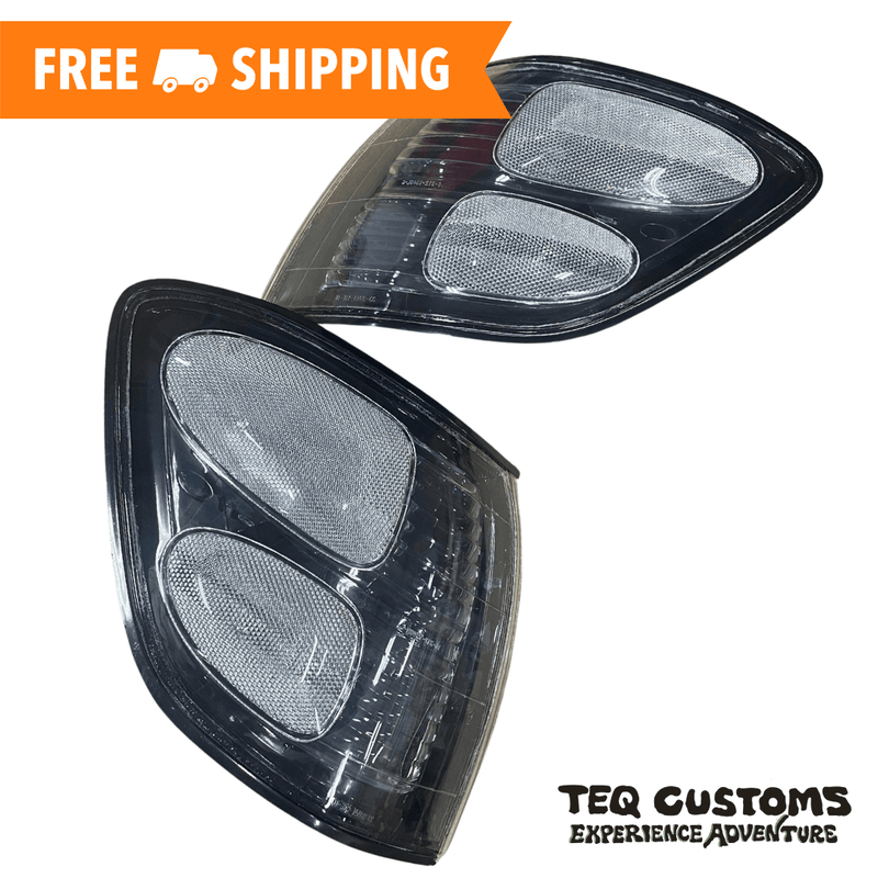 Load image into Gallery viewer, 01-04 Sequoia + 00-04 Tundra Double Cab Black Corner Lights
