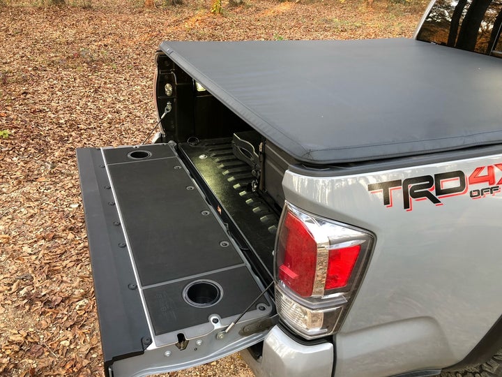 Load image into Gallery viewer, BillieBars - Tacoma Tailgate Cover (2005-2023)
