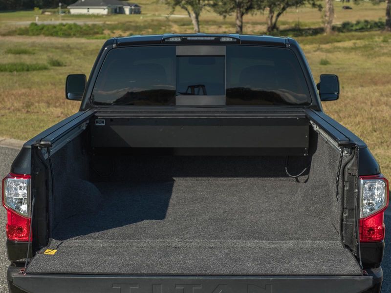 Load image into Gallery viewer, Pace Edwards Ultragroove Electric Truck Bed Cover - 2004-2021 Nissan
