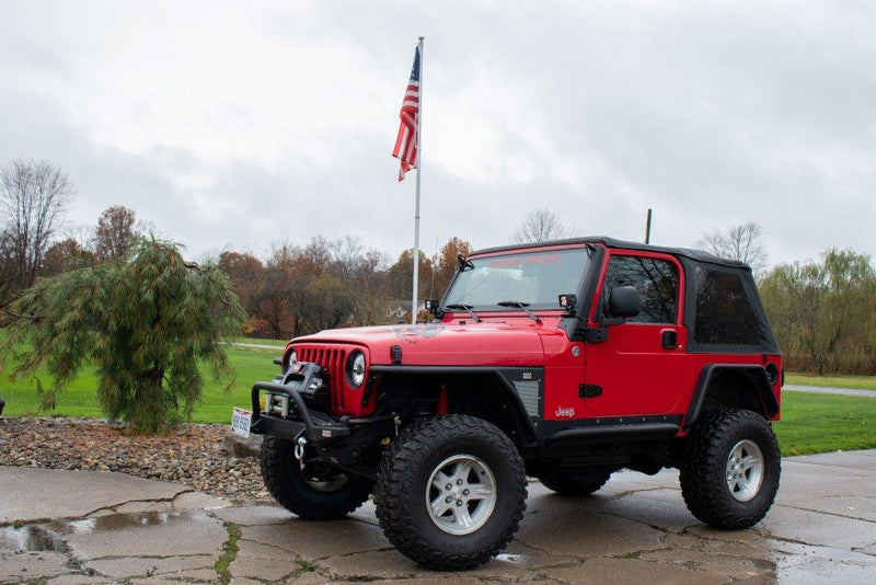 Load image into Gallery viewer, Fishbone Offroad 1997-2006 TJ Wrangler Front Tube Fenders with Hex-Mesh Panels
