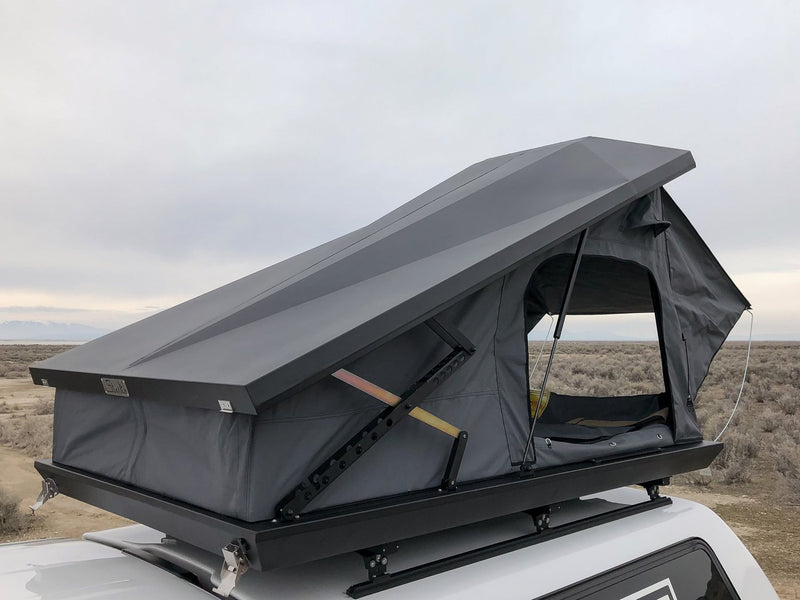 Load image into Gallery viewer, Eezi-Awn Stealth Hard Shell Roof Top Tent
