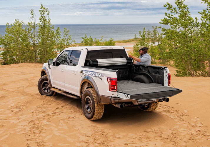 Load image into Gallery viewer, BAK Revolver X2 Truck Bed Cover 2004-2014 Ford F150 w/o Cargo Management System
